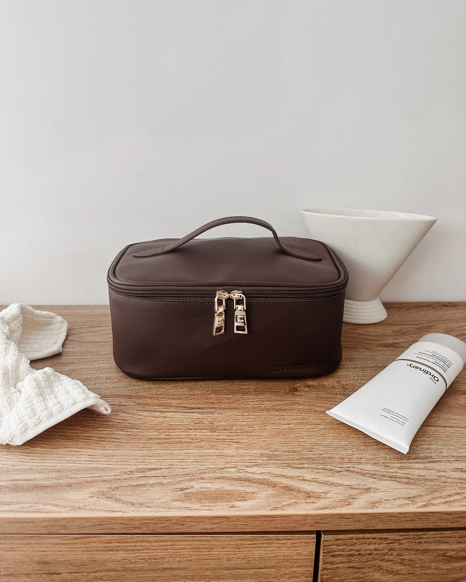 Baby Hepburn Cosmetic Case - Chocolate - Image 7