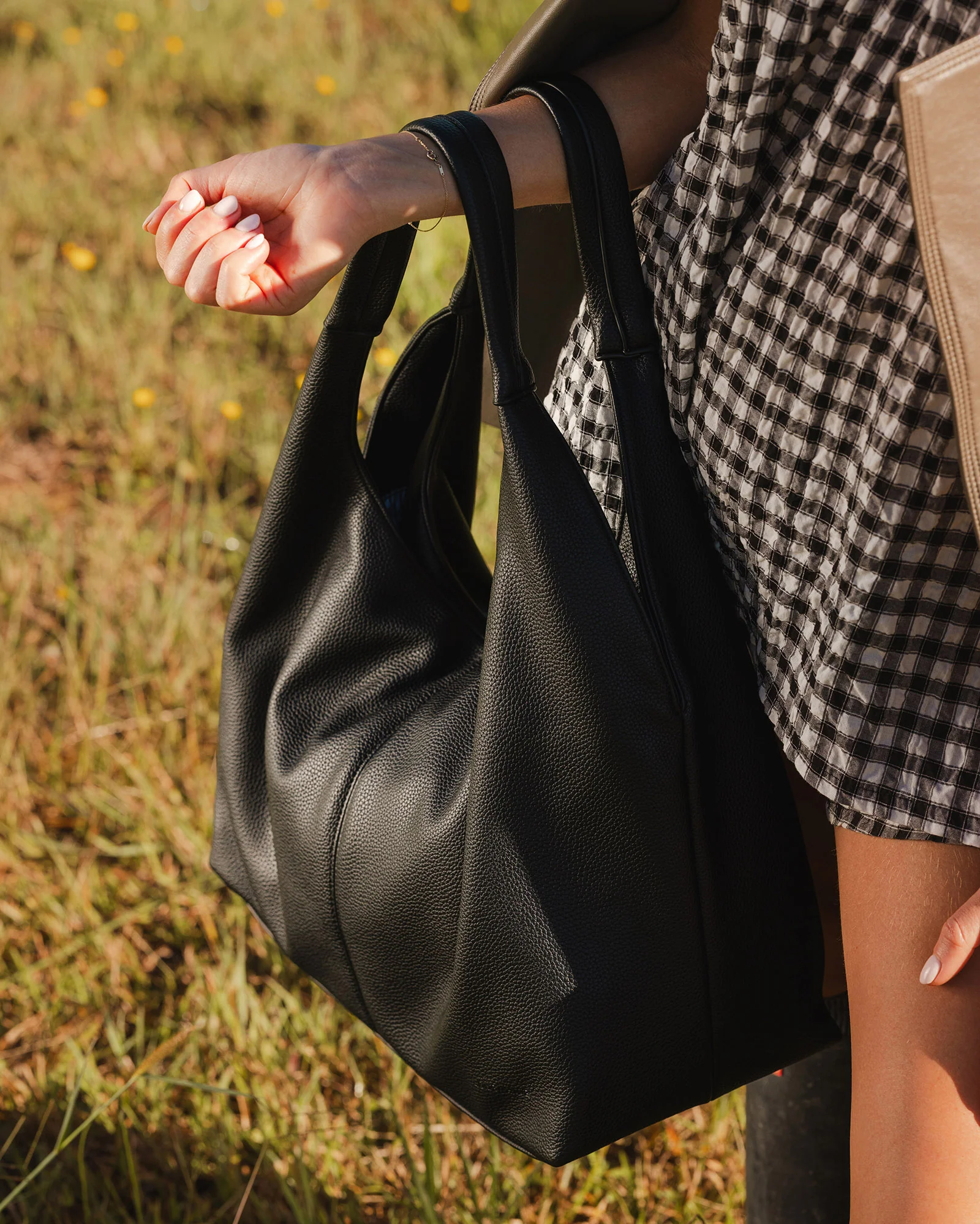 Dakota Shoulder Bag - Black - Image 6