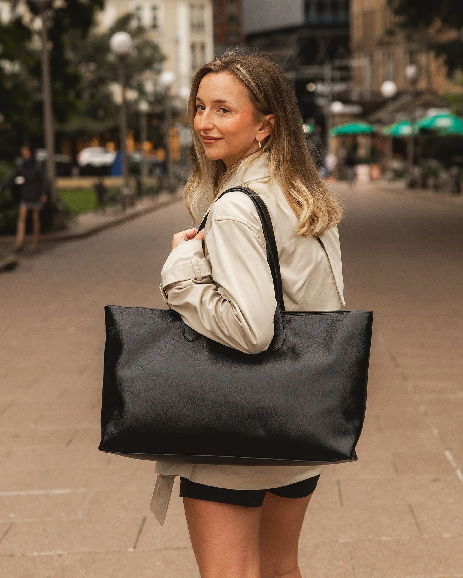 Elke Tote Bag - Black - Image 8