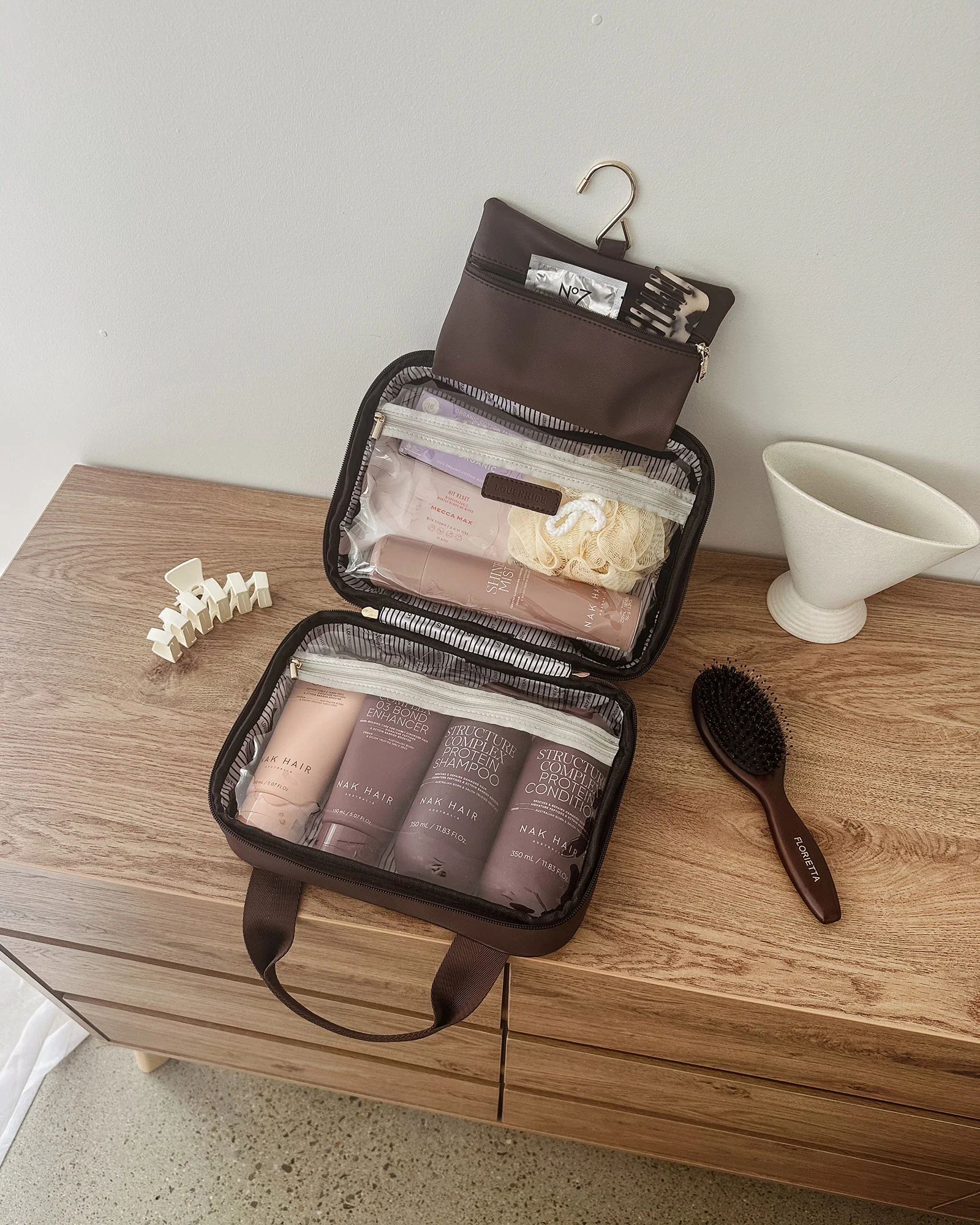 Kenya & Xena Cosmetic Set - Chocolate - Image 7