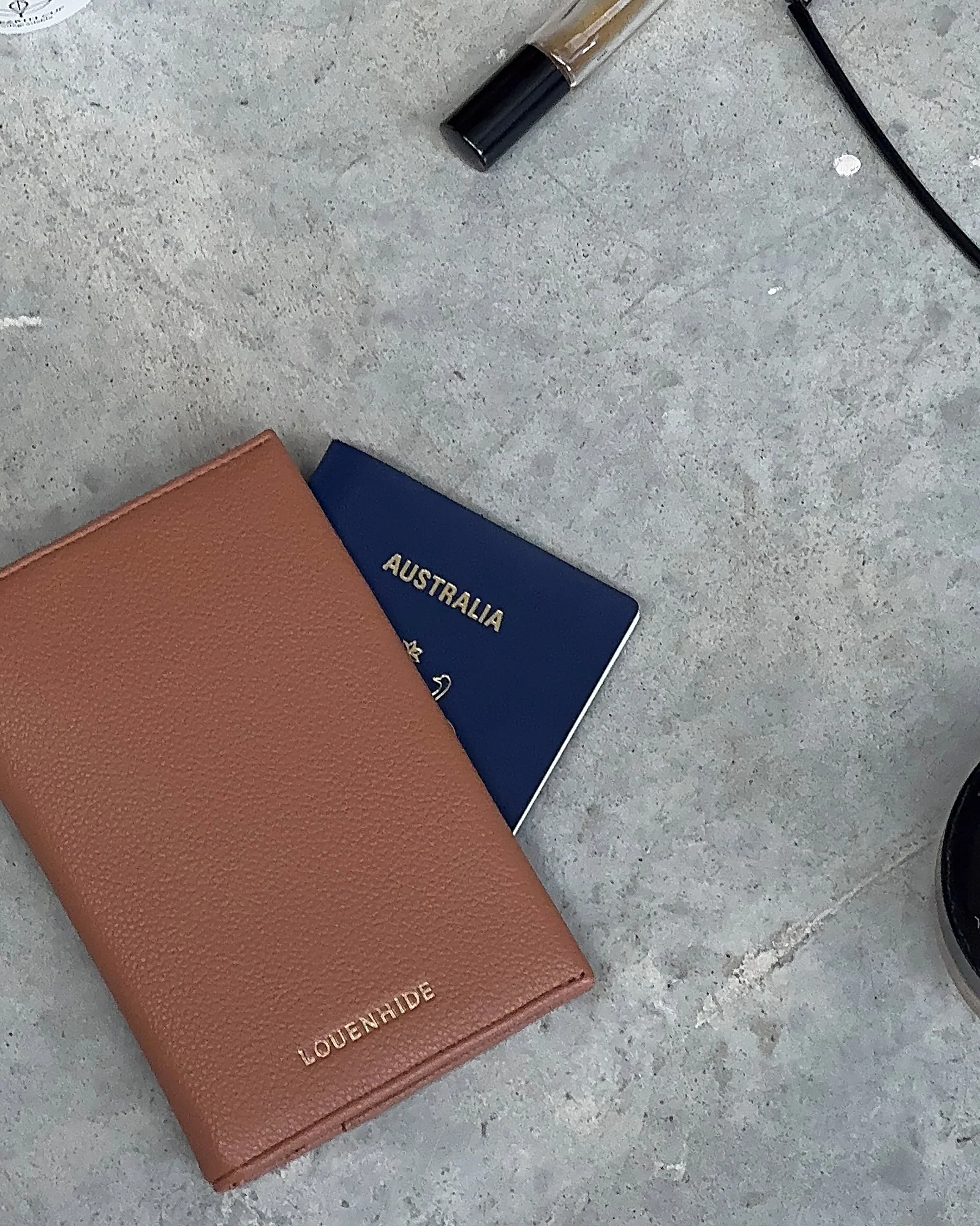 Venice Passport Holder - Toffee - Image 2